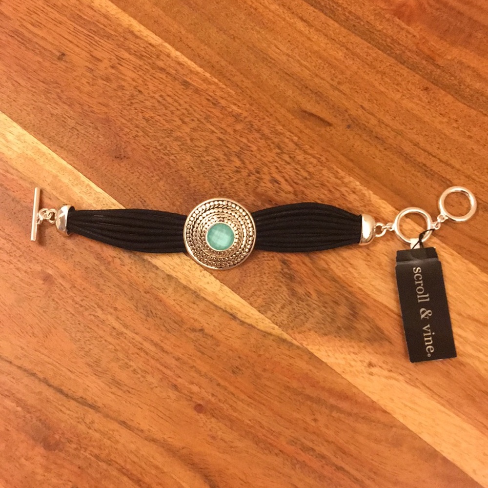 🌸🍀Gorgeous Scroll & Vine Toggle Bracelet!